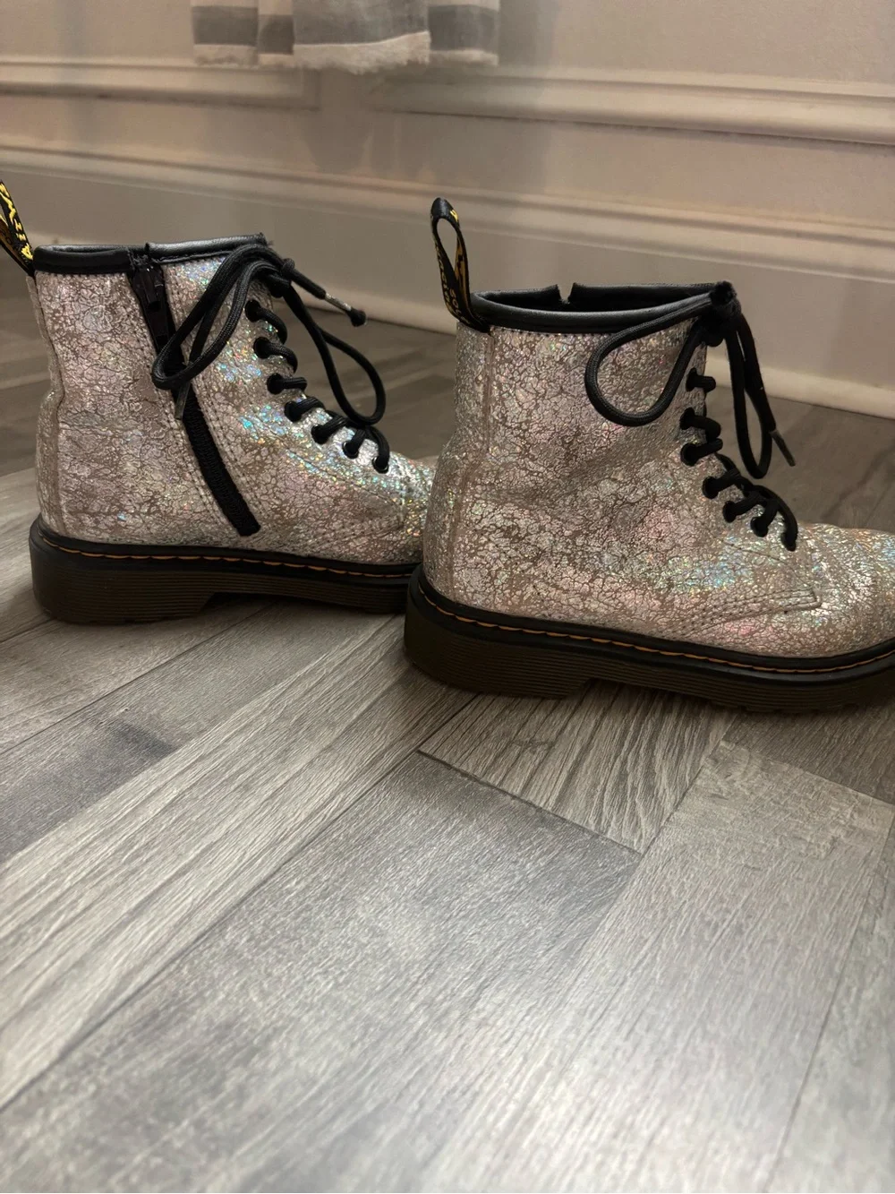 Dr. Martens Boots Silver Crinkle Metallic